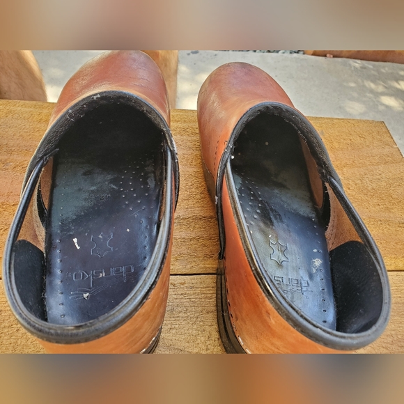 Dansko Size 42 Brown Leather Good to fair used Condition - Picture 6 of 7